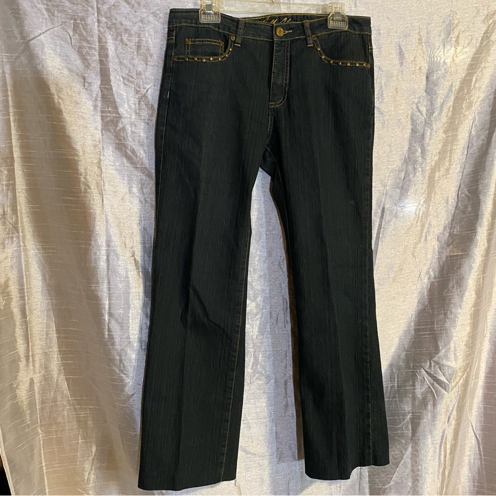 Bill Blass jeans, SZ 6, GUC, have been hemmed to 28”, nice detailing